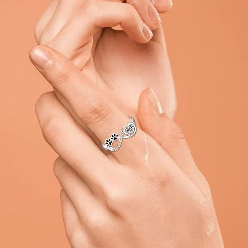 Anillo de circonita con corazón e infinito