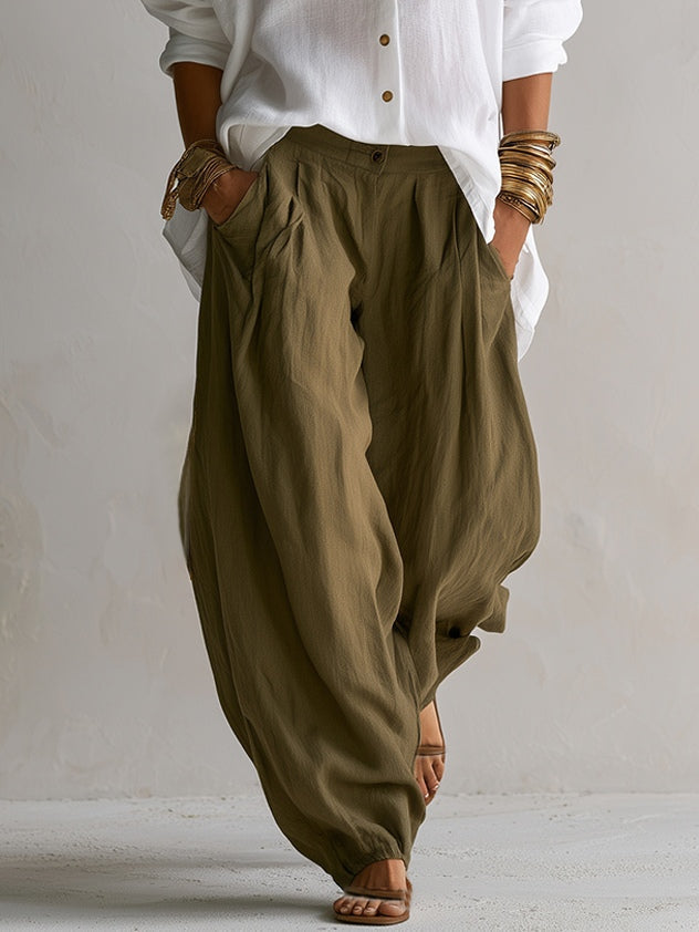 Sara | Camisa blanca holgada y pantalón lantern verde oliva