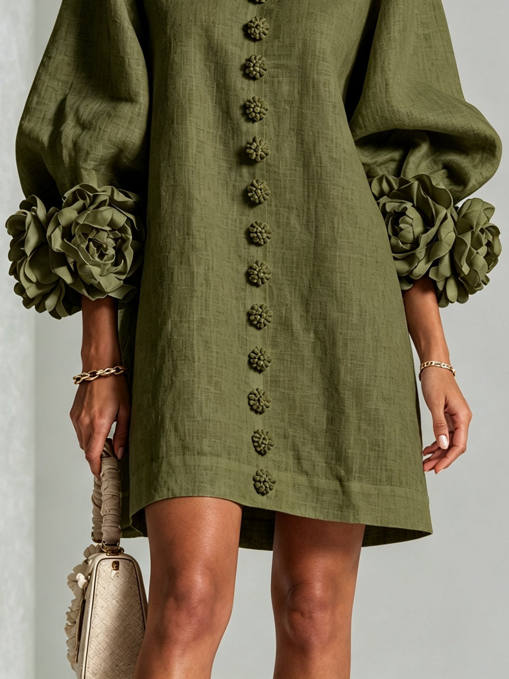 Dora - Minivestido camisero floral verde oliva con puños florales originales
