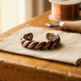 Anillo de cobre retorcido