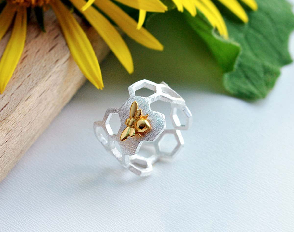 Anillo de panal chapado en oro