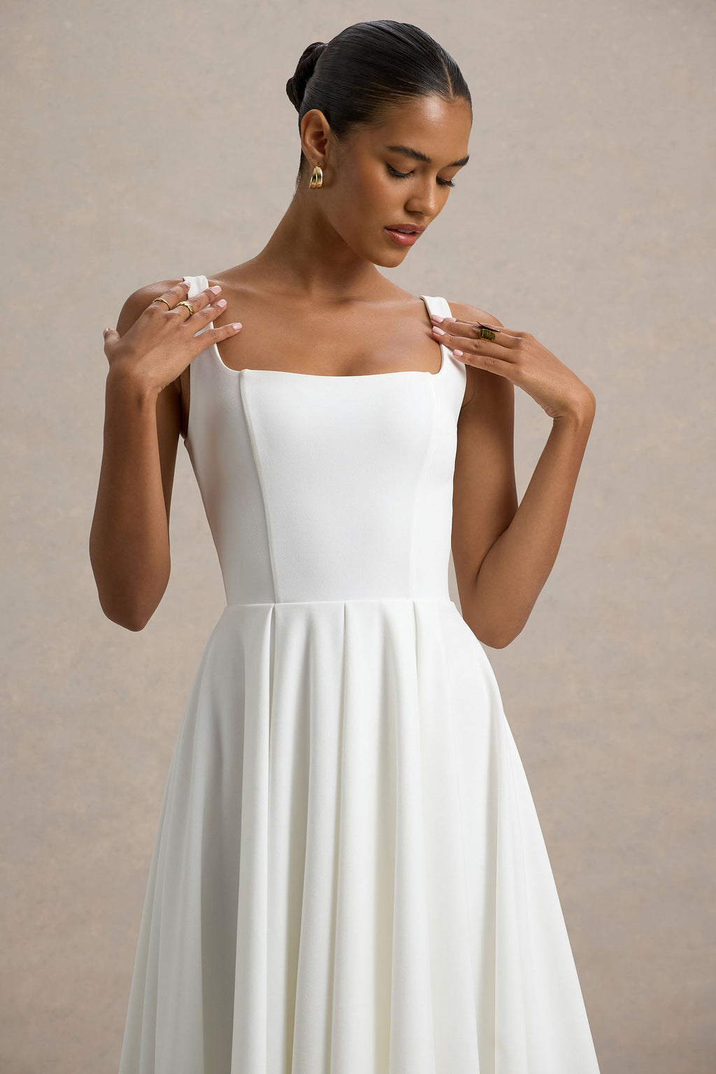 Parina | Vestido midi blanco con escote cuadrado y falda voluminosa