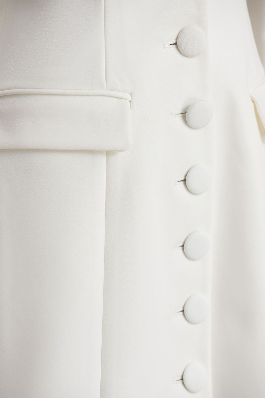Carmen | Vestido Corto Blanco Entallado con Escote Sweetheart