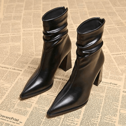 Nicla | Botines de punta esculpida con detalle fruncido