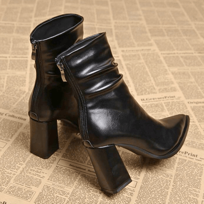 Nicla | Botines de punta esculpida con detalle fruncido