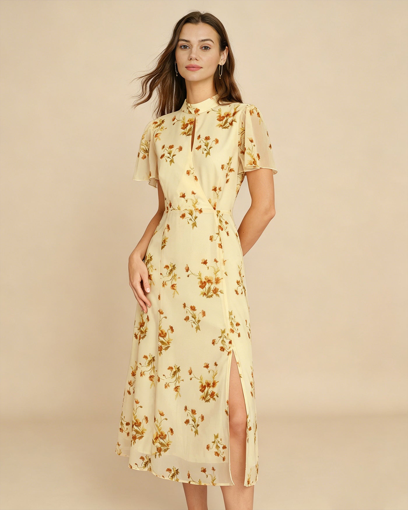 Mariela | Vestido Midi Amarillo Con Estampado Floral, Cuello Alto Y Manga Mariposa